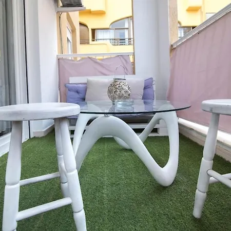 Piso Reformado Cerca De La Playa Y El Supermercado 아파트 *