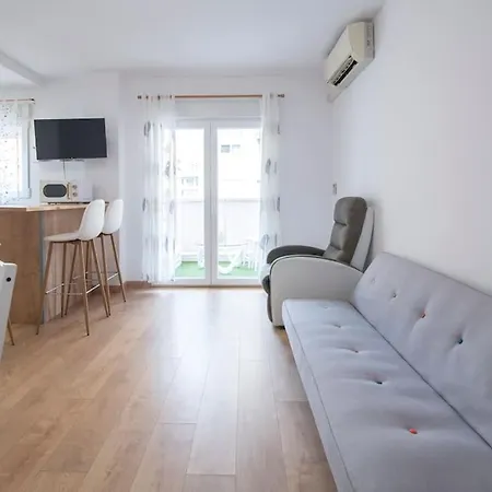 Piso Reformado Cerca De La Playa Y El Supermercado 아파트 쿠엘라